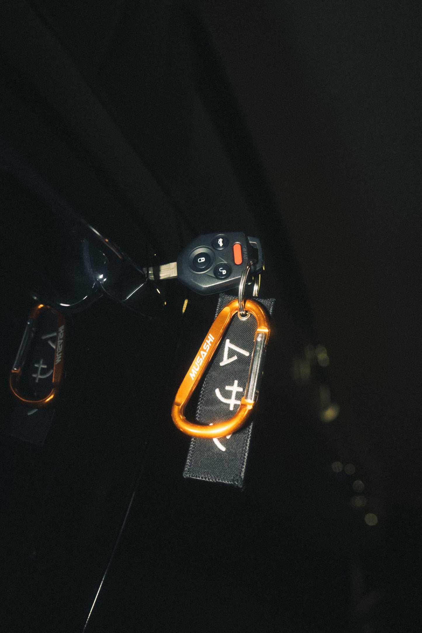 Musashi Carabiner // Orange